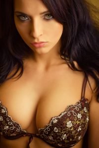 knoxville breast augmentation patient with dark hair